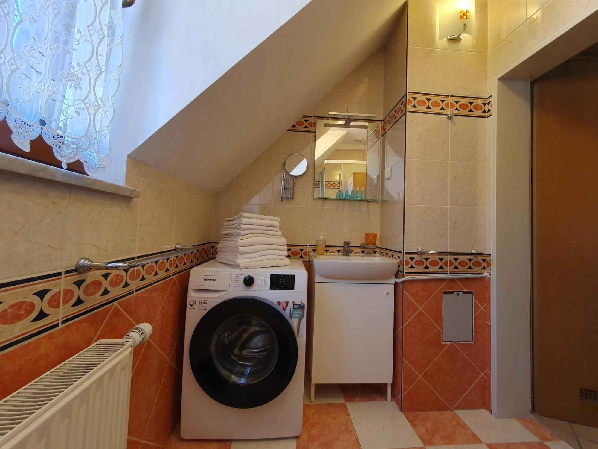 Spacious 2-Bedroom Apartment Zabjak With Ac Tour As Ljubljana Luaran gambar