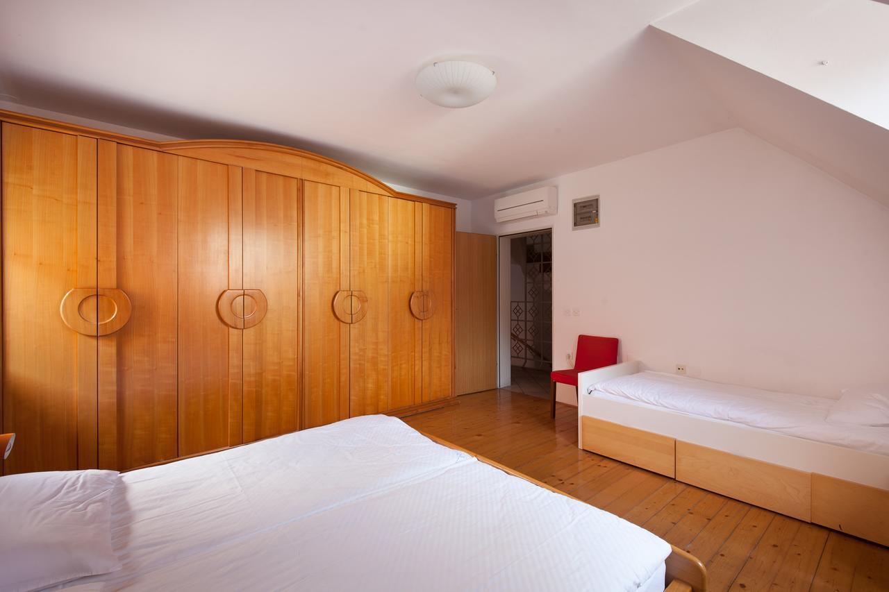 Spacious 2-Bedroom Apartment Zabjak With Ac Tour As Ljubljana Luaran gambar