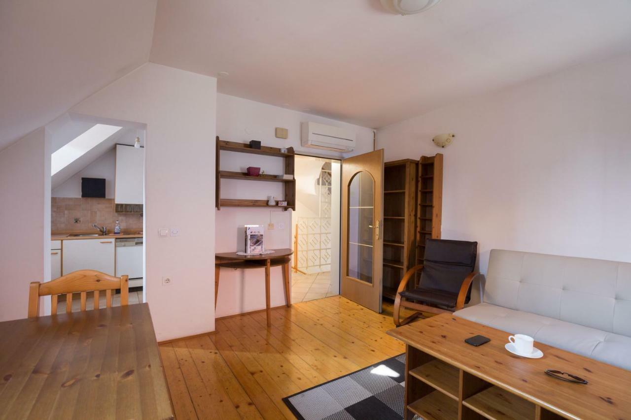 Spacious 2-Bedroom Apartment Zabjak With Ac Tour As Ljubljana Luaran gambar